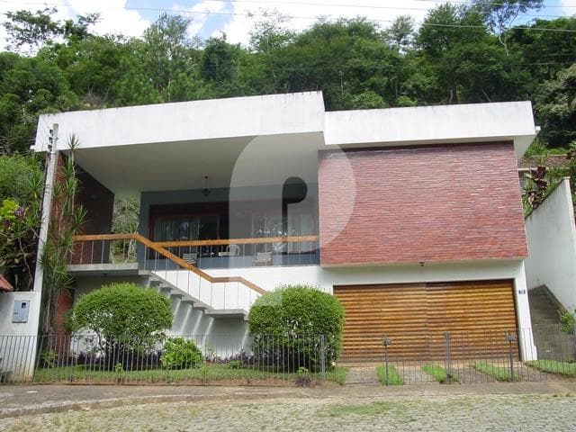 Casa à venda em Itaipava, Petrópolis - RJ