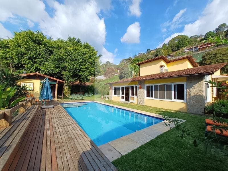 Casa à venda em Nogueira, Petrópolis - RJ