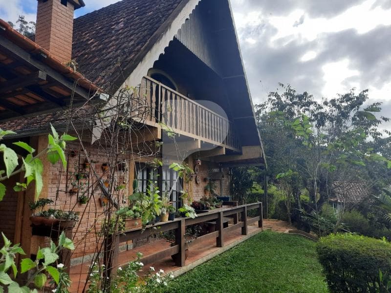 Casa à venda em Itaipava, Petrópolis - RJ