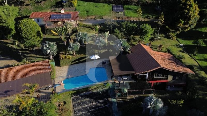 Casa à venda em Itaipava, Petrópolis - RJ