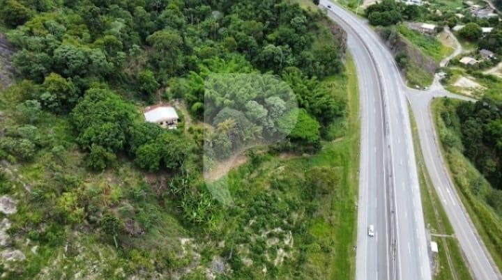 Terreno Comercial à venda em Centro, Areal - RJ