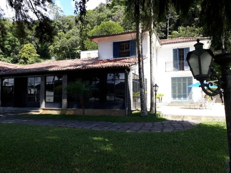 Casa à venda em Valparaíso, Petrópolis - RJ