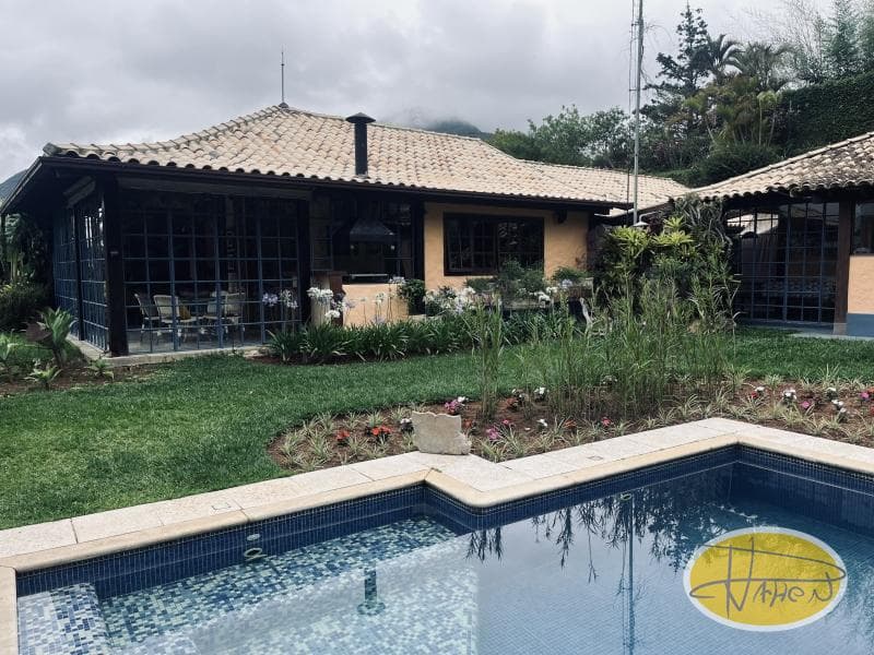 Casa à venda em Araras, Petrópolis - RJ