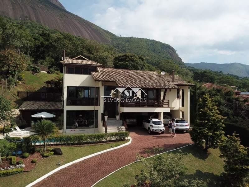 Casa à venda em Samambaia, Petrópolis - RJ