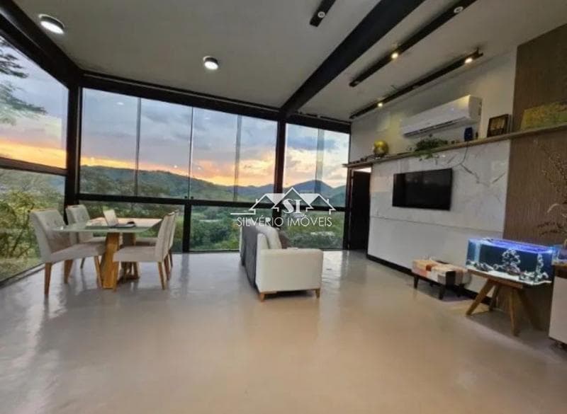 Casa à venda em Moura Brasil, Três Rios - RJ