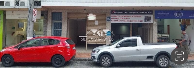 Loja para alugar em Pedro do Rio, Petrópolis - RJ